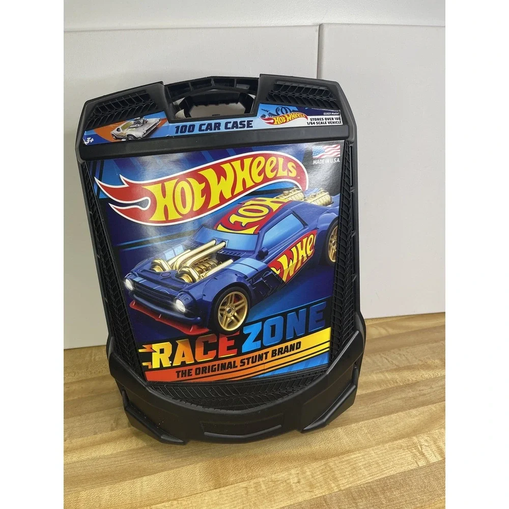 HOT WHEELS WHEELED STORAGE CARRY CASE He's missing‎ a tire